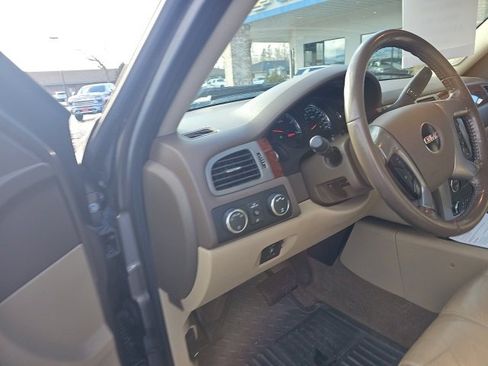 Used 2011 GMC Sierra 3500 SLT w/ SLT Convenience Package image 30