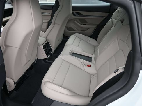 Certified 2025 Porsche Taycan AWD/4WD image 7
