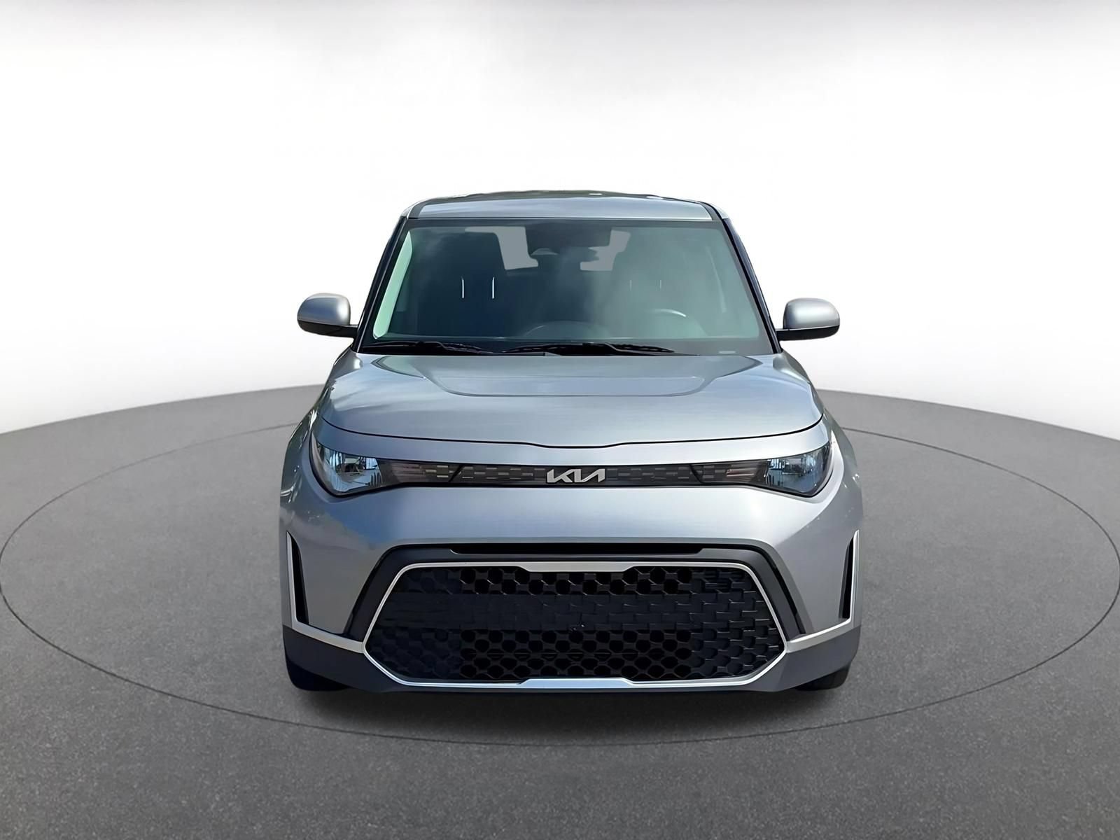 Used 2025 Kia Soul LX w/ LX Technology Package FWD image 4
