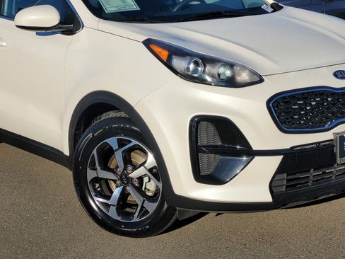 Used 2021 Kia Sportage LX image 3