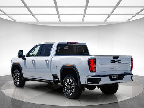 Used 2026 GMC Sierra 2500 Denali Ultimate AWD/4WD image 3