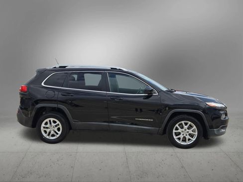 Used 2017 Jeep Cherokee Latitude image 7