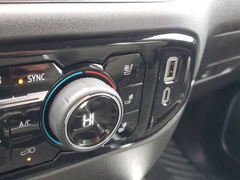 Certified 2024 Chevrolet Silverado 2500 LTZ w/ LTZ Premium Package image 31