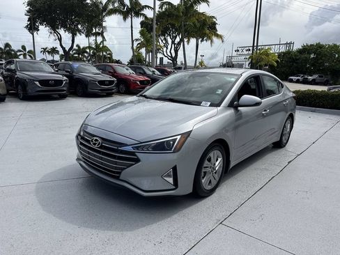 Used 2020 Hyundai Elantra Value Edition w/ Winter Weather Package FWD image 9