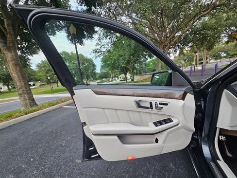 Used 2016 Mercedes-Benz E 350 Sedan image 33