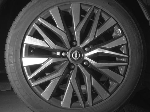 Used 2025 Nissan Altima 2.5 SV image 15