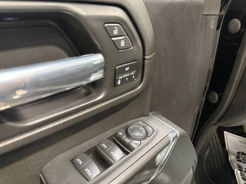 Used 2021 GMC Sierra 3500 AT4 image 21