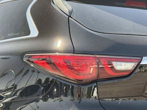 Used 2020 INFINITI QX60 Luxe w/ Essential Package FWD image 8