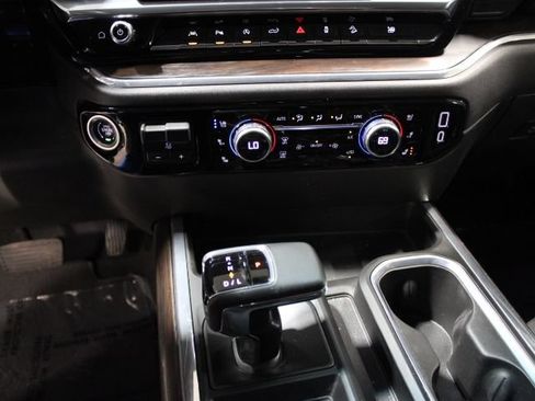 Used 2025 GMC Sierra 1500 SLT w/ SLT Premium Plus Package AWD/4WD image 38