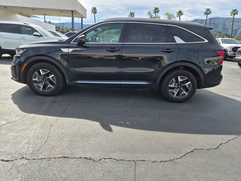 Used 2021 Kia Sorento EX image 4