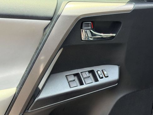 Used 2018 Toyota RAV4 XLE FWD image 26