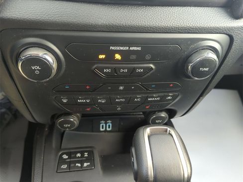 Used 2021 Ford Ranger Lariat w/ Equipment Group 501A High image 26