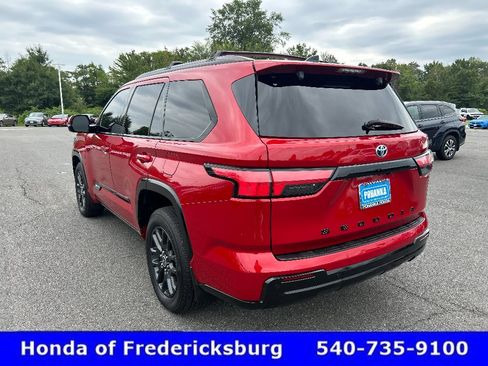 Used 2023 Toyota Sequoia Platinum AWD/4WD image 5