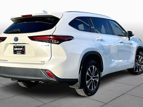 Used 2021 Toyota Highlander XLE image 12