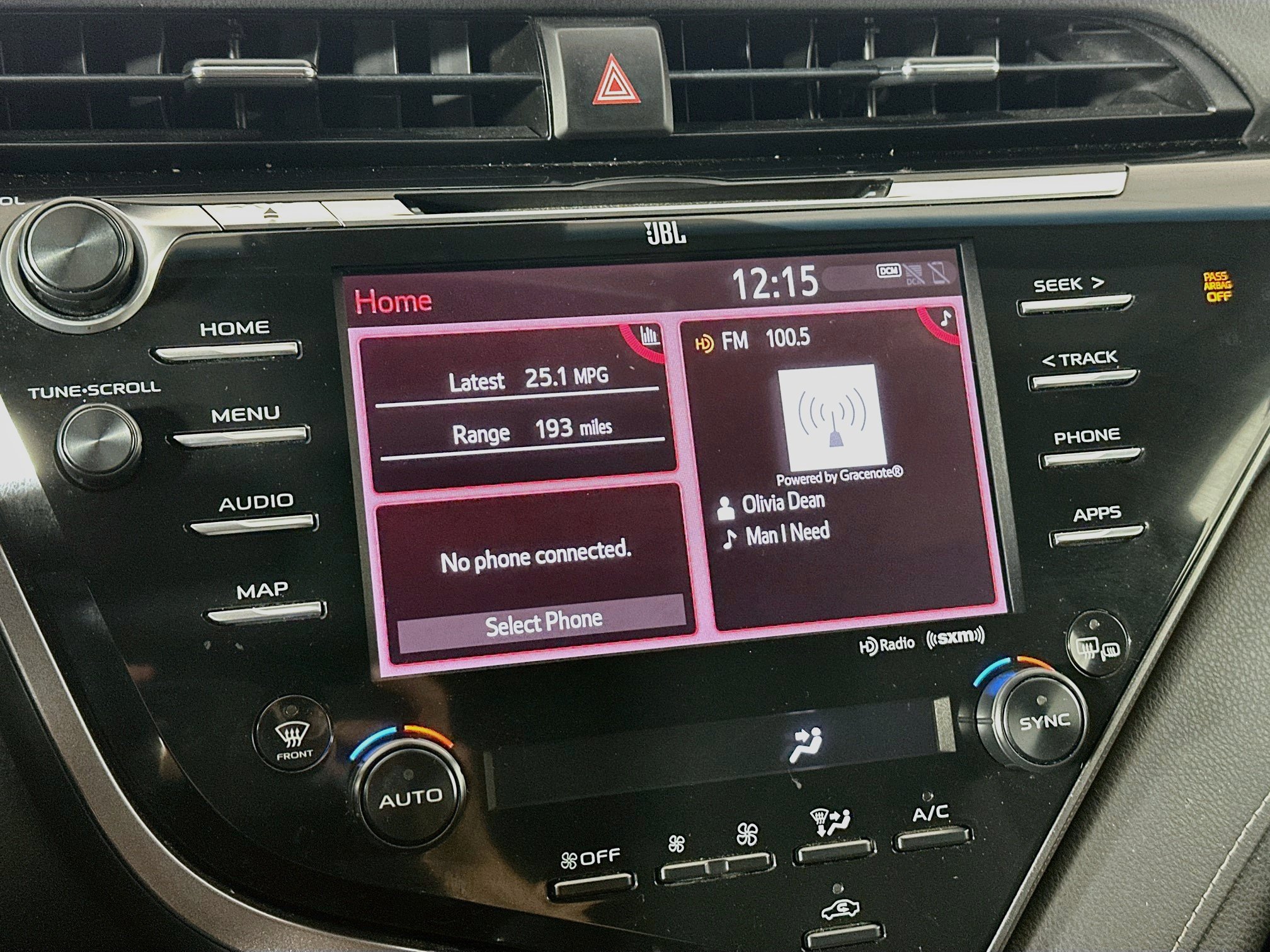 Used 2019 Toyota Camry XSE FWD image 21