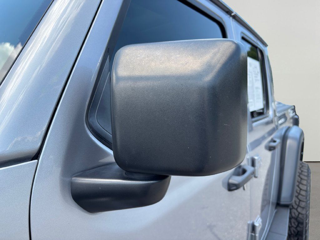 Certified 2021 Jeep Gladiator Rubicon AWD/4WD image 11