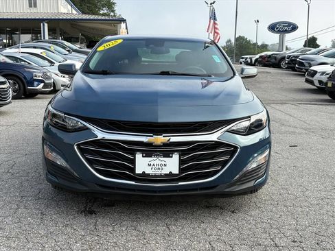 Used 2025 Chevrolet Malibu LT FWD image 2