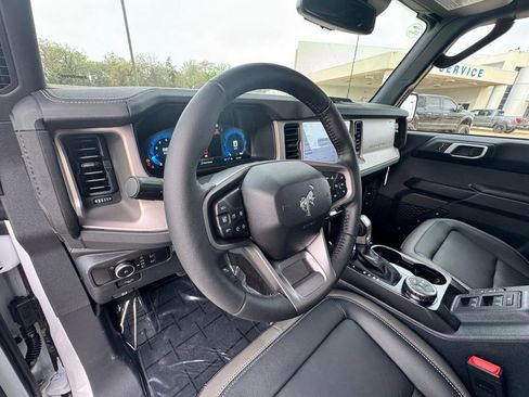 New 2026 Ford Bronco Outer Banks image 15