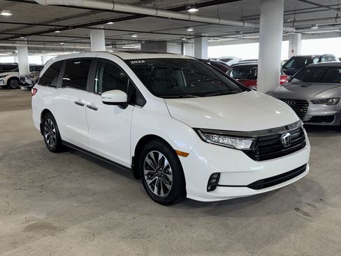 Used 2024 Honda Odyssey EX-L image 2