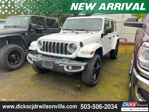 Used 2024 Jeep Wrangler Unlimited Sahara AWD/4WD image 1