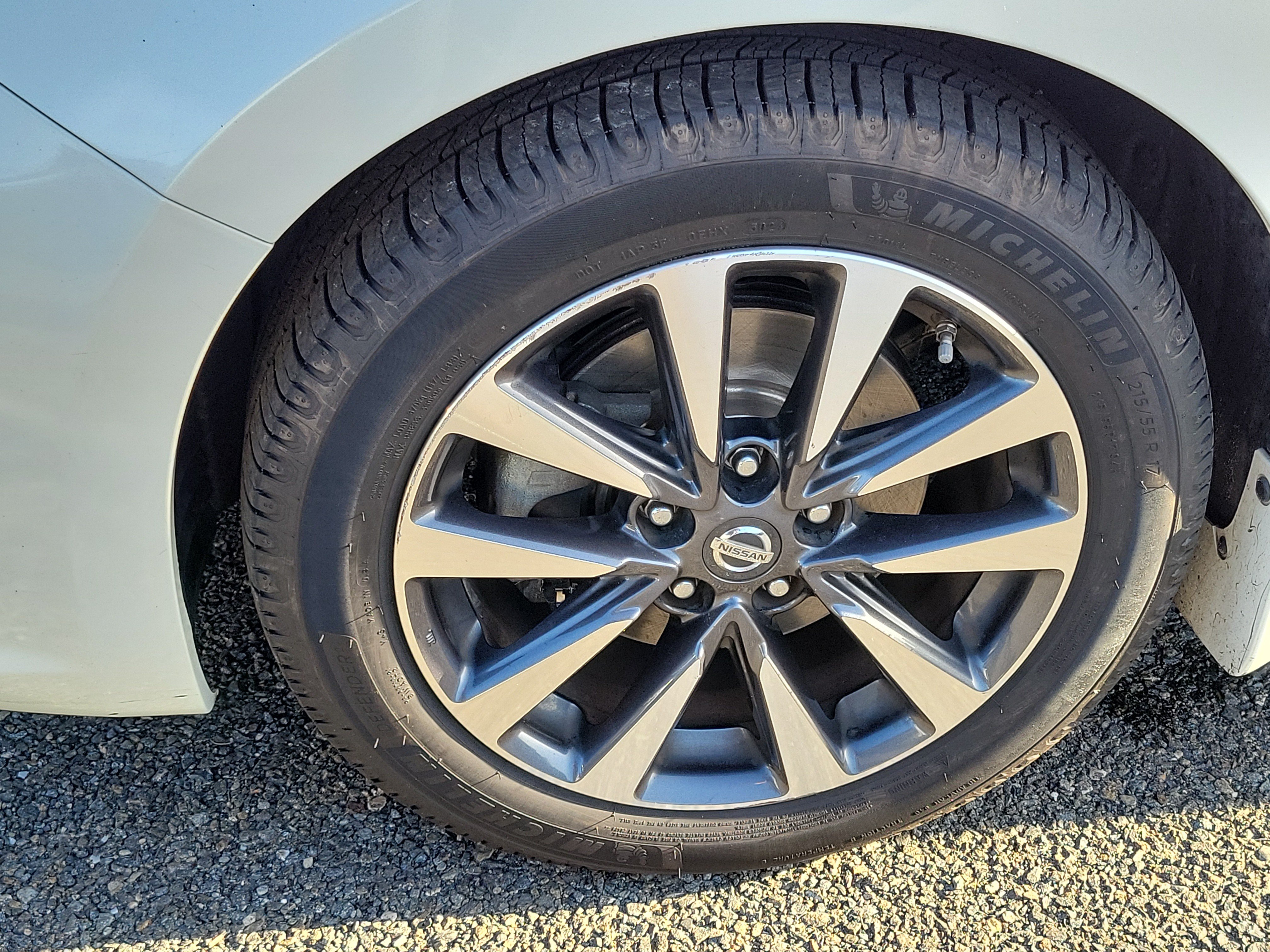 Used 2016 Nissan Altima 2.5 SV w/ Convenience Package FWD image 7
