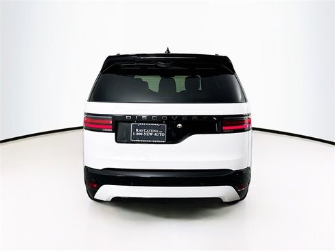 New 2026 Land Rover Discovery Dynamic SE image 6