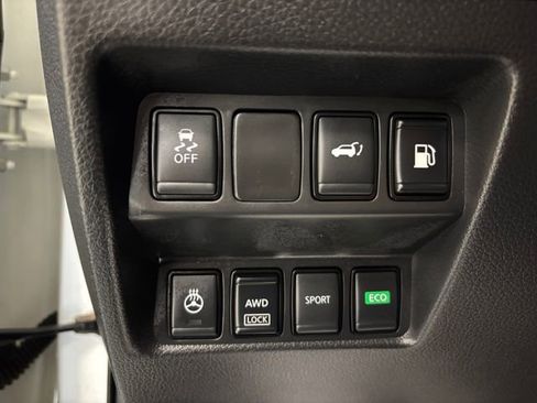 Used 2018 Nissan Rogue SV w/ Premium Package AWD/4WD image 22