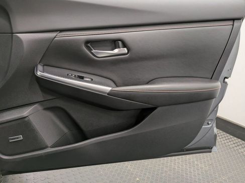 Used 2021 Nissan Sentra SR w/ SR Premium Package image 29