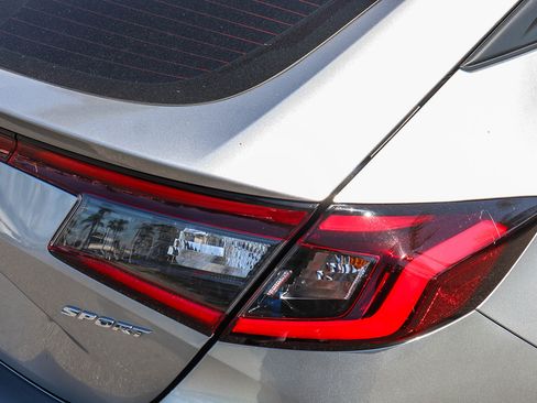 Used 2024 Honda Civic Sport image 9