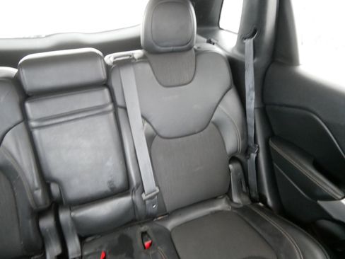 Certified 2018 Jeep Cherokee Latitude Plus w/ Cold Weather Group image 14