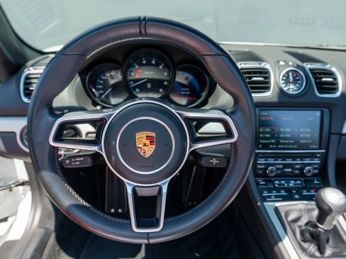 Used 2016 Porsche Boxster Spyder RWD image 64