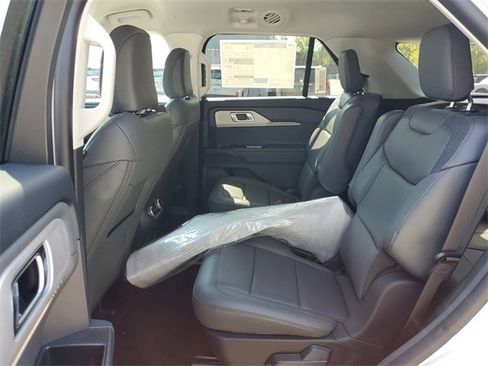New 2025 Ford Explorer Active w/ Active Comfort Package image 31