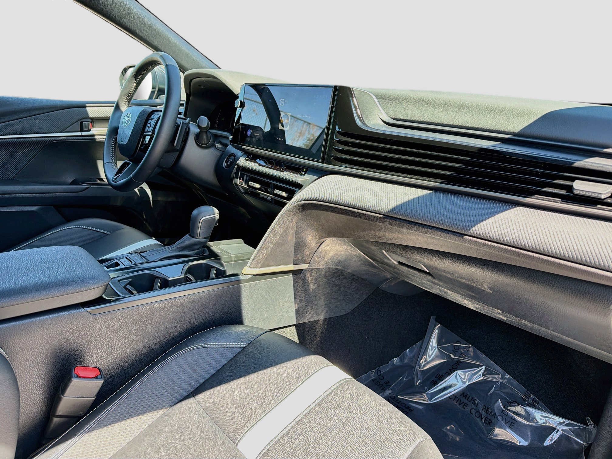 Used 2026 Toyota Camry SE w/ Multimedia Upgrade Package FWD image 13