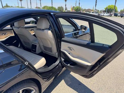 Used 2021 BMW 330i Sedan w/ Convenience Package RWD image 17