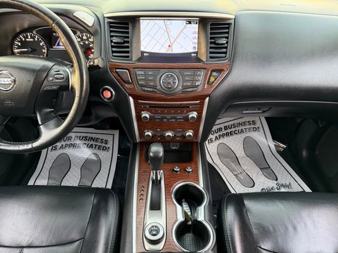 Used 2018 Nissan Pathfinder Platinum w/ Cargo Package image 23