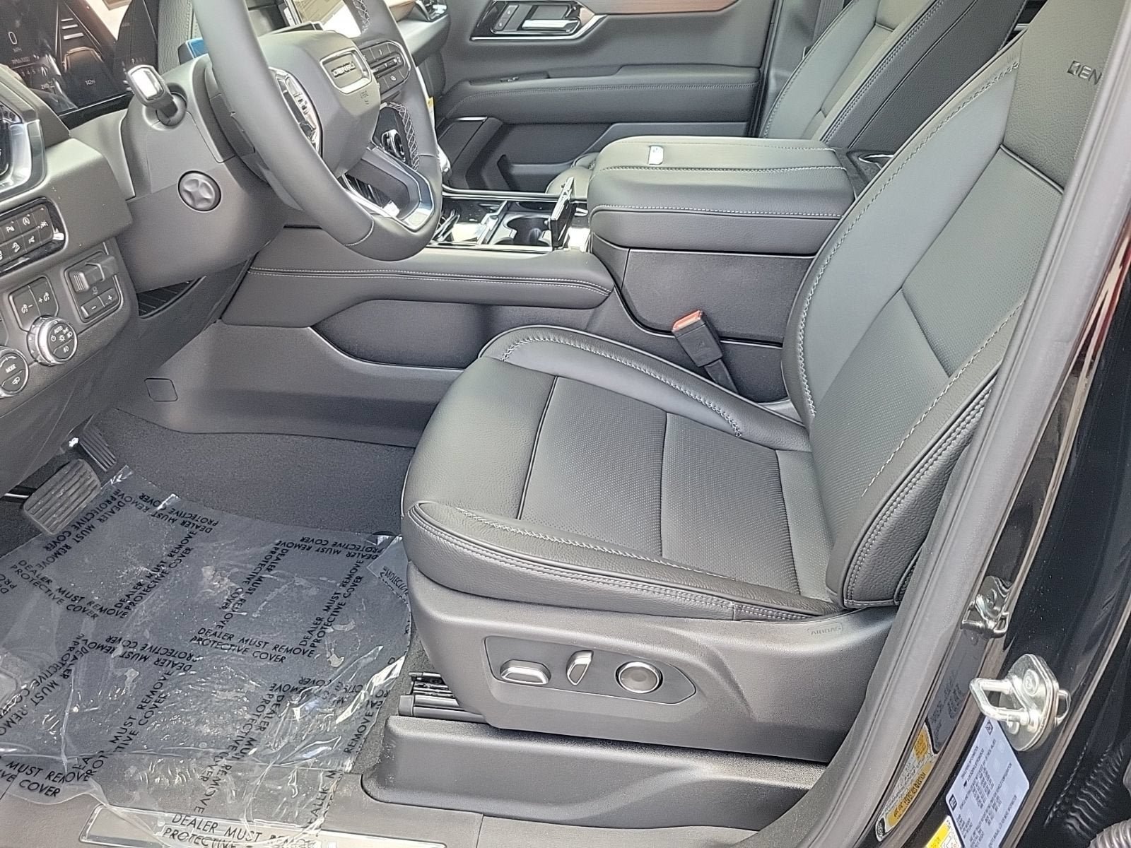 New 2026 GMC Yukon Denali w/ Denali Reserve Package AWD/4WD image 10