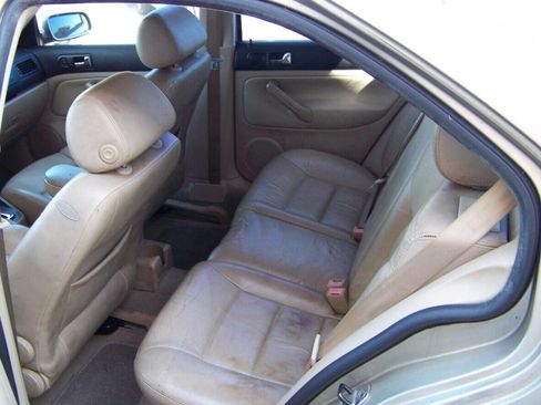 Used 2005 Volkswagen Jetta GLS image 11