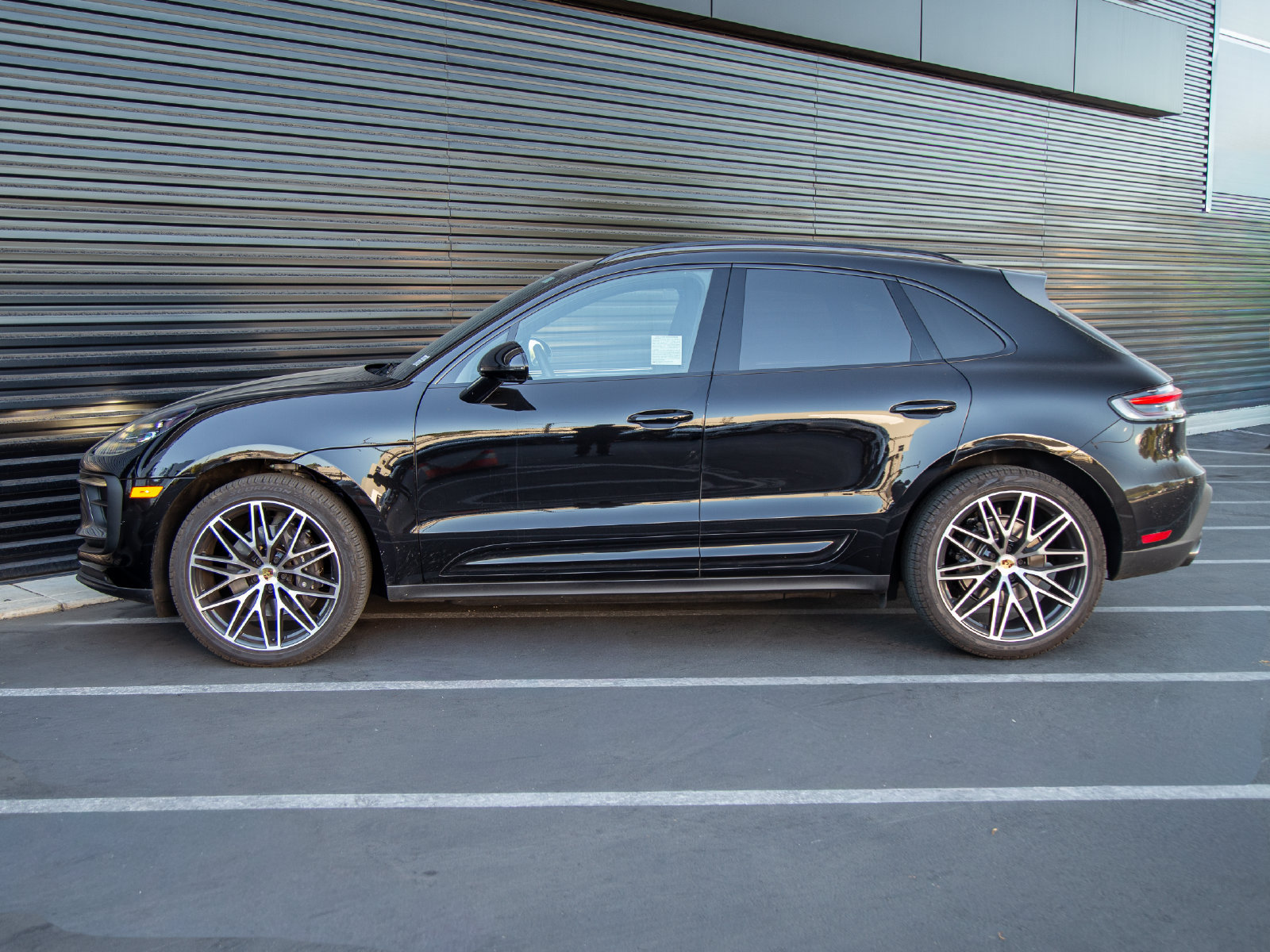 Certified 2026 Porsche Macan Turbo AWD/4WD image 2
