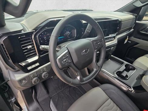 New 2026 Chevrolet Silverado 2500 ZR2 AWD/4WD image 3