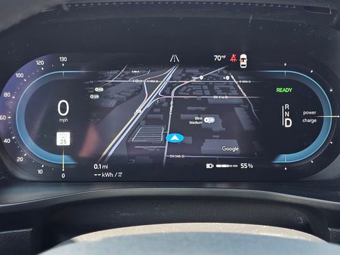 Used 2023 Volvo C40 P8 Recharge Ultimate image 23