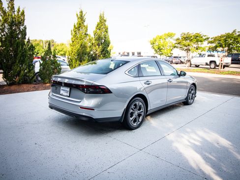 Used 2024 Honda Accord EX image 10