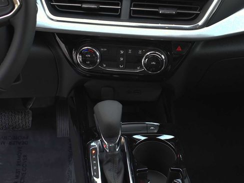 New 2026 Chevrolet Trax LT w/ Sunroof Package image 15