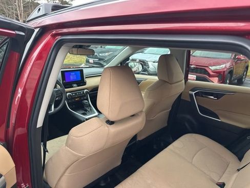 Used 2023 Toyota RAV4 XLE image 5