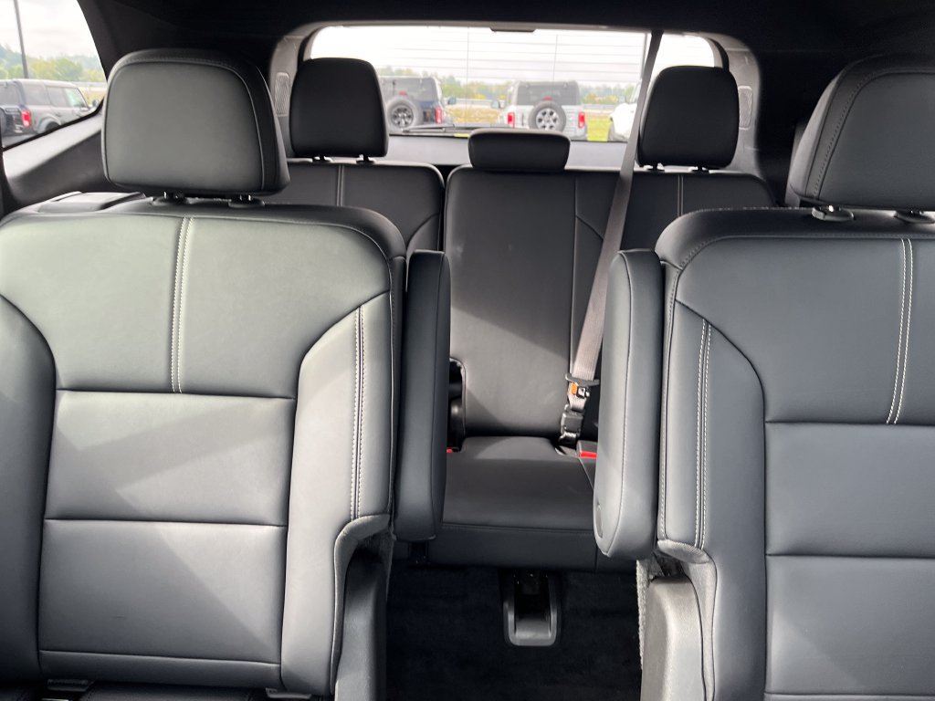 Used 2026 GMC Acadia Elevation w/ Elevation Premium Package FWD image 21