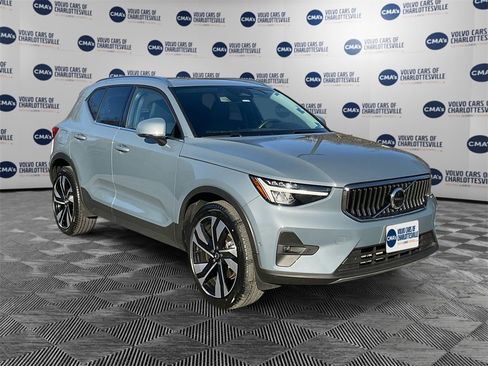 Certified 2023 Volvo XC40 B5 Ultimate w/ Protection Package Premier image 7