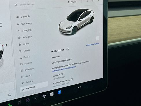 Used 2023 Tesla Model 3 Standard Range image 17