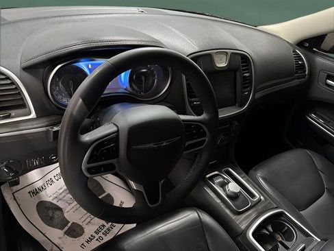 Used 2022 Chrysler 300 Touring L w/ Popular Equipment Group image 18