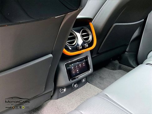 Used 2025 Bentley Bentayga image 30