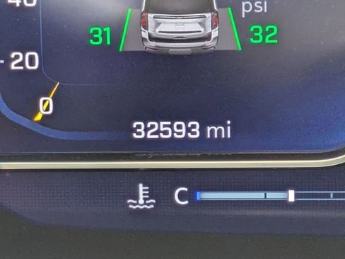 Used 2023 Chevrolet Tahoe Z71 w/ Luxury Package image 32