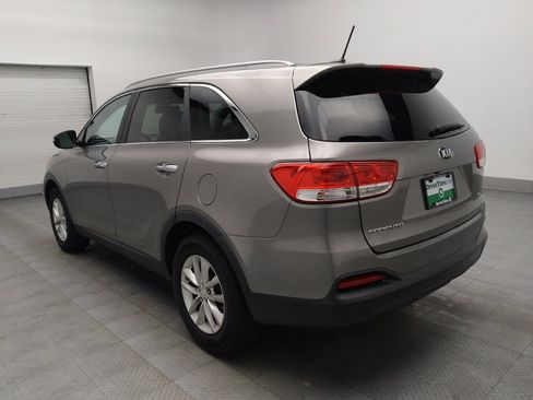 Used 2017 Kia Sorento LX image 5